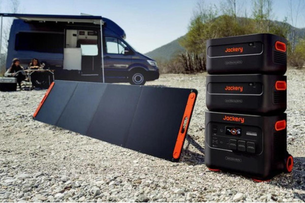 Портативна електростанція Jackery Explorer 2000 Plus
