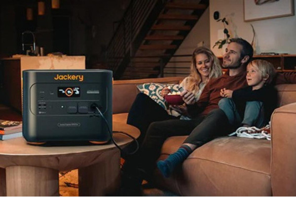 Портативна електростанція Jackery Explorer 2000 Plus