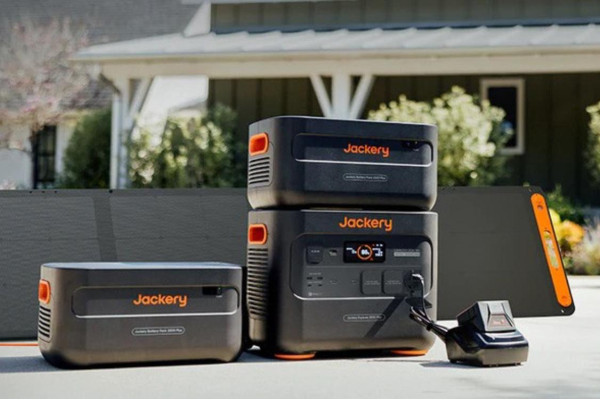 Портативна електростанція Jackery Explorer 2000 Plus