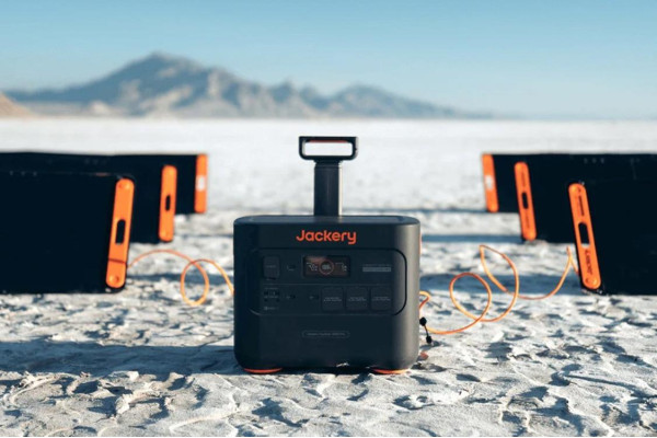 Портативна електростанція Jackery Explorer 3000 Pro