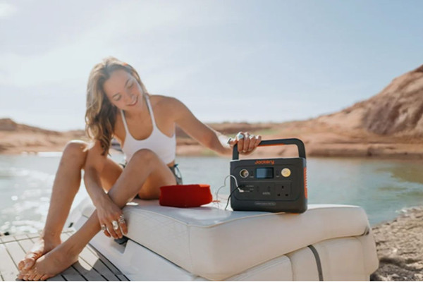 Портативна електростанція Jackery Explorer 1000 Plus