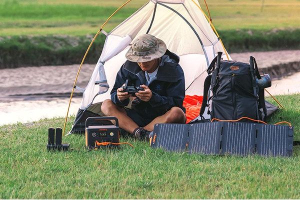 Портативна електростанція Jackery Explorer 1000 Plus
